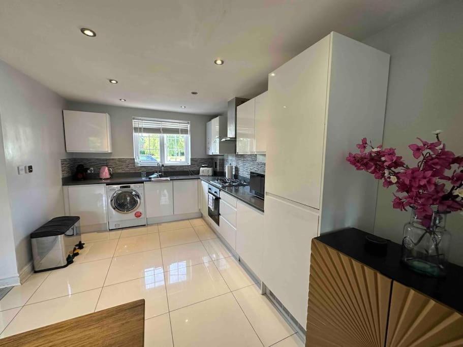 Waterside Mufc & Trafford Centre Townhouse 4 Bedroom Free Parking Manchester Exteriör bild